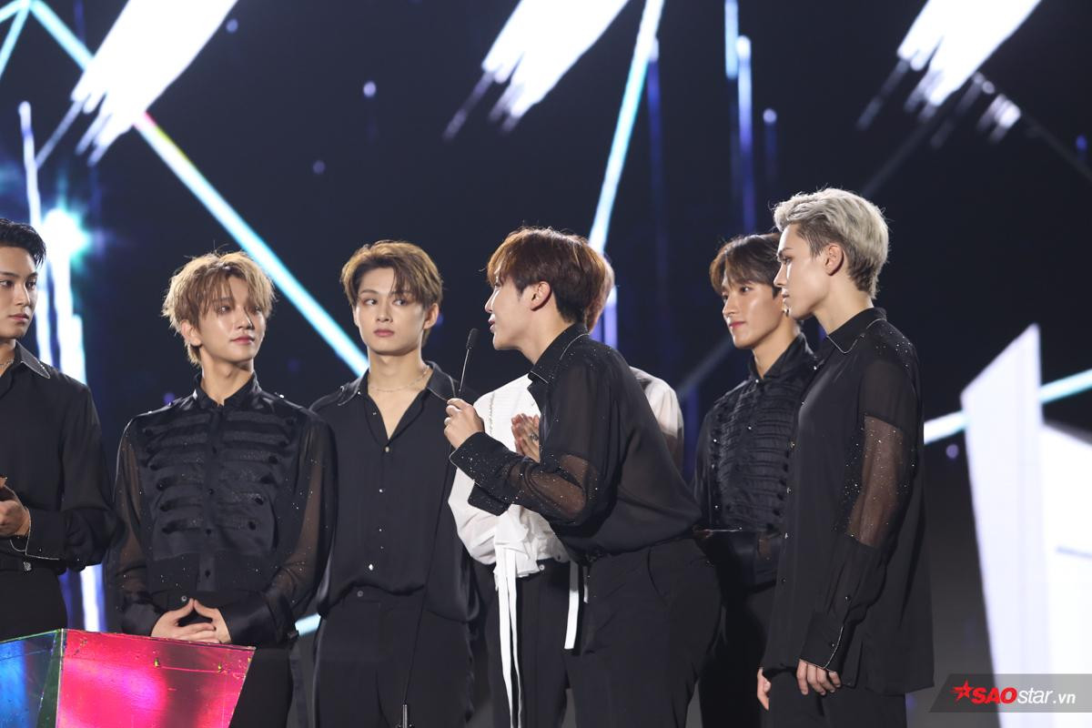 100 khoảnh khắc SEVENTEEN và GOT7 thắng giải Daesang tại 'AAA 2019' Ảnh 27