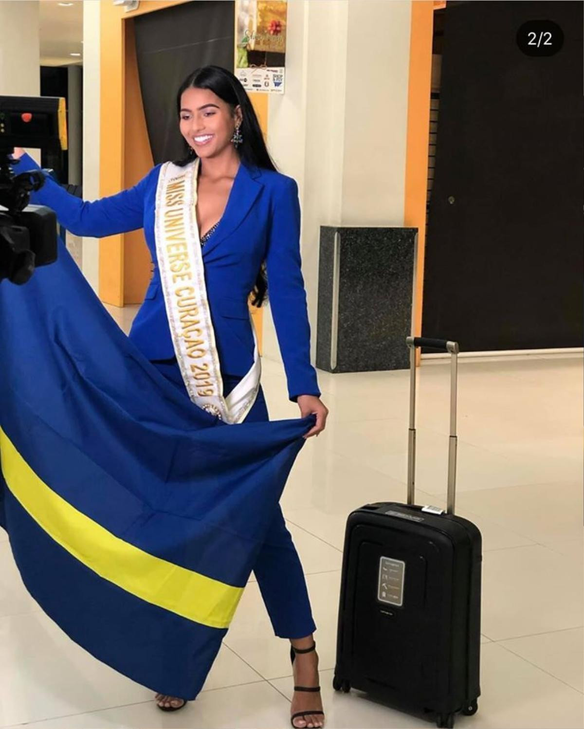 Vừa tới sân bay Mỹ, Hoàng Thùy 'chặt đẹp' dàn đối thủ Miss Universe với set đồ hiệu giá khủng Ảnh 10