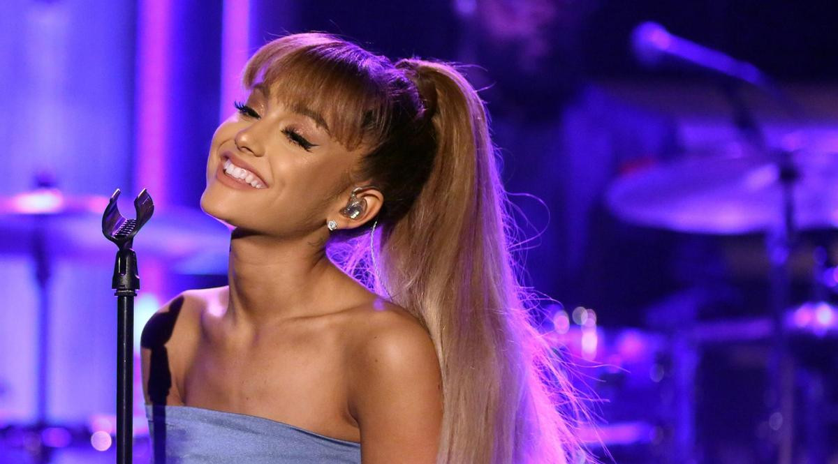 Lần đầu sau nhiều năm, Ariana Grande khoe mái tóc thật của mình trên Instagram Ảnh 5