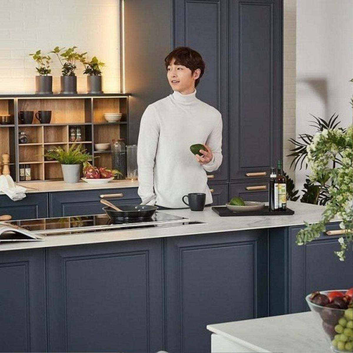 Tái xuất hậu ly hôn, Song Joong Ki và Ahn Jae Hyun đều đánh mất vẻ ngoài điển trai vốn có Ảnh 2