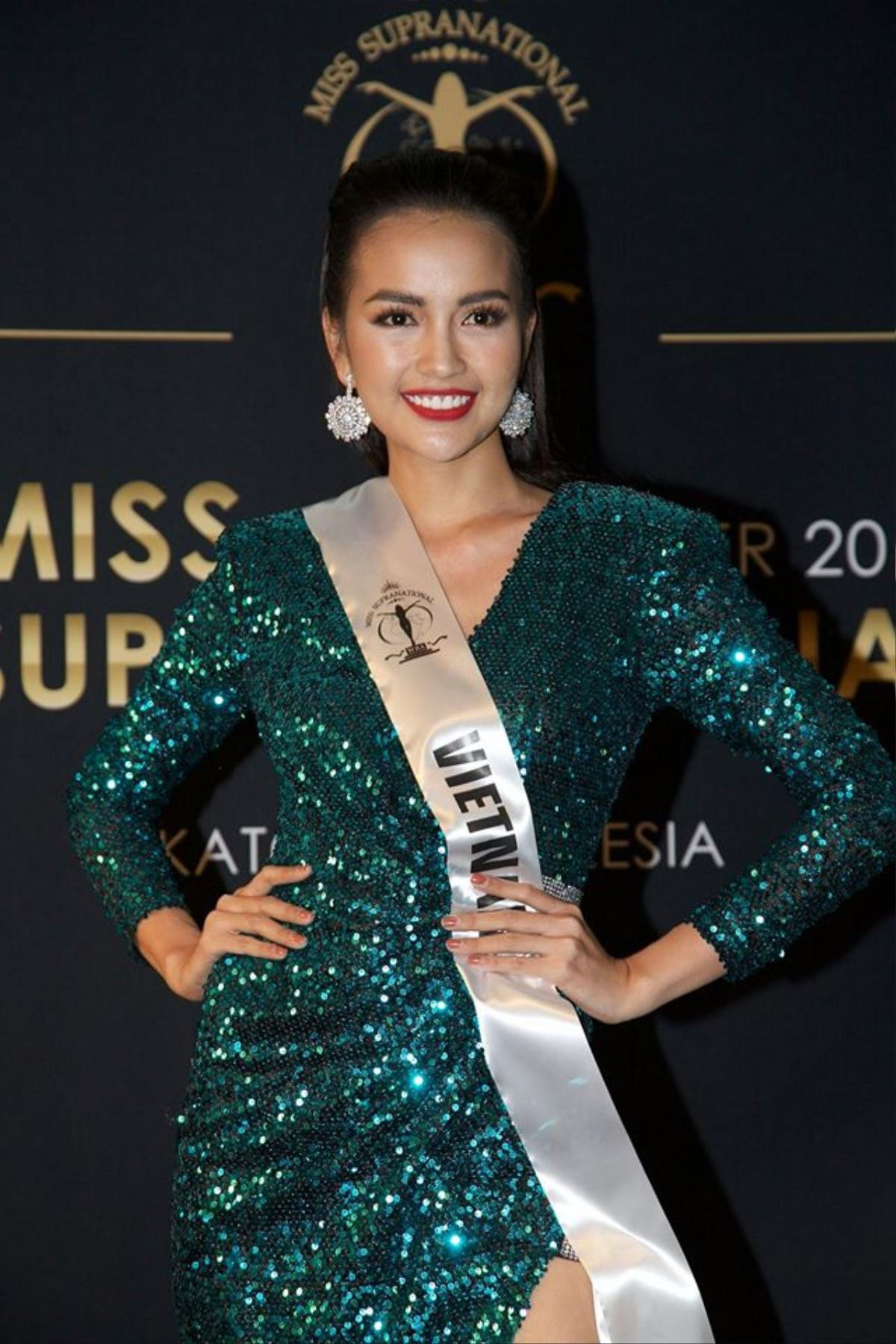 Ứng xử tiếng Anh xuất sắc, Ngọc Châu chiến thắng SupraChat, liên tiếp lập thành tích tại Miss Supranational 2019 Ảnh 10