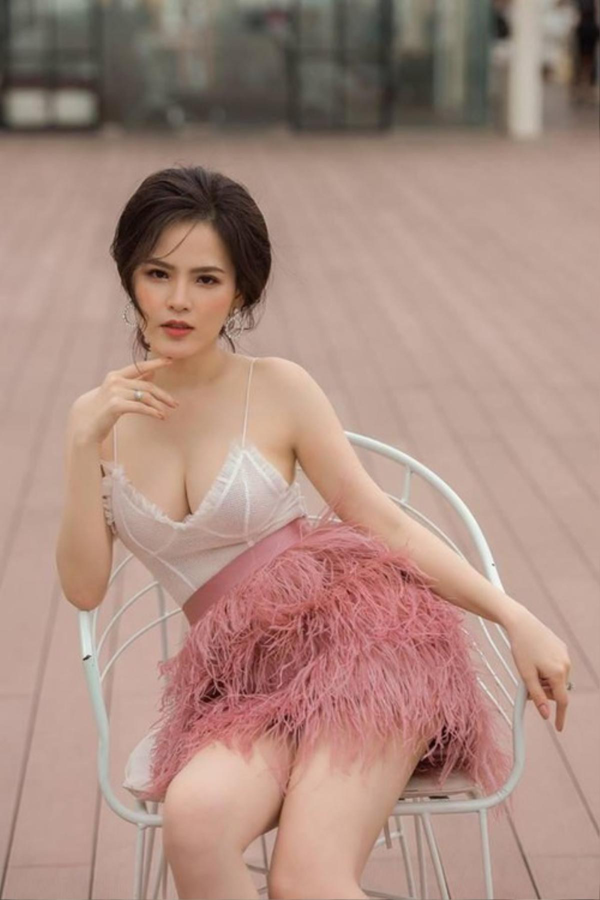 Cuộc sống của dàn hotgirl nổi tiếng từ các nhóm hài trên YouTube: Người hạnh phúc viên mãn, kẻ vướng 'liên hoàn phốt' giật chồng Ảnh 11