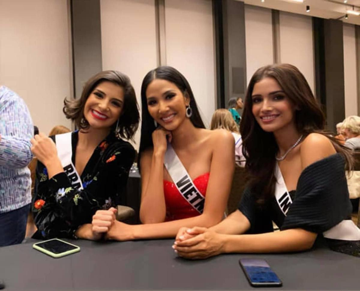 Hoàng Thùy đọ sắc hoa hậu Brazil - Ấn Độ, nhận sash Vietnam kèm 'suất diễn Vedette' Miss Universe 2019 Ảnh 3