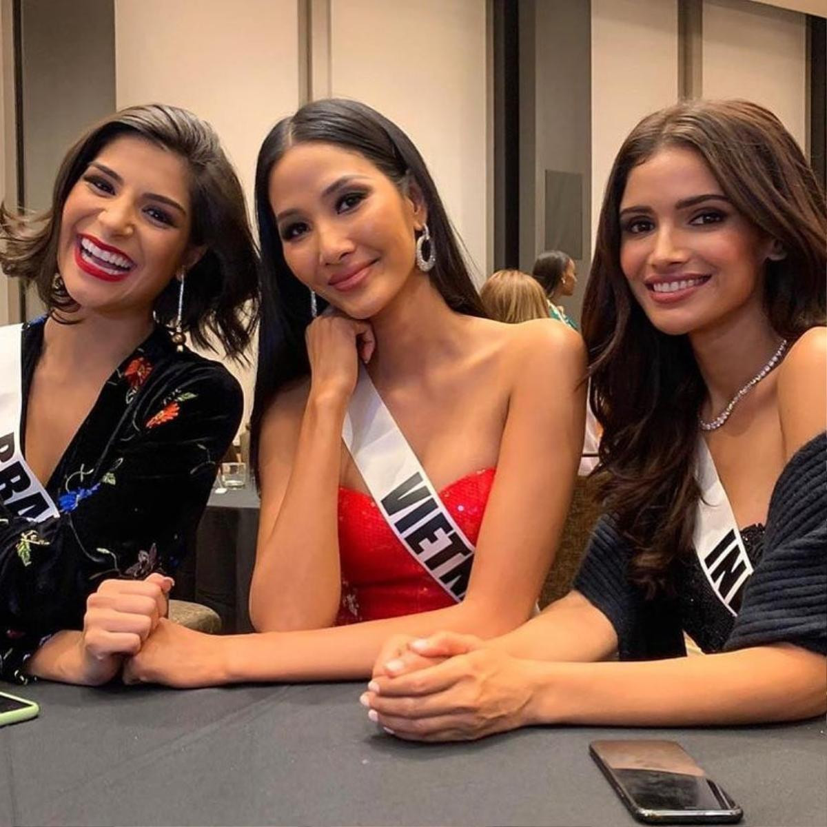 Hoàng Thùy đọ sắc hoa hậu Brazil - Ấn Độ, nhận sash Vietnam kèm 'suất diễn Vedette' Miss Universe 2019 Ảnh 4