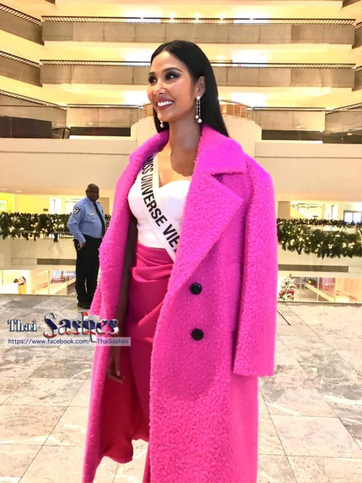 Hoàng Thùy đọ sắc hoa hậu Brazil - Ấn Độ, nhận sash Vietnam kèm 'suất diễn Vedette' Miss Universe 2019 Ảnh 5