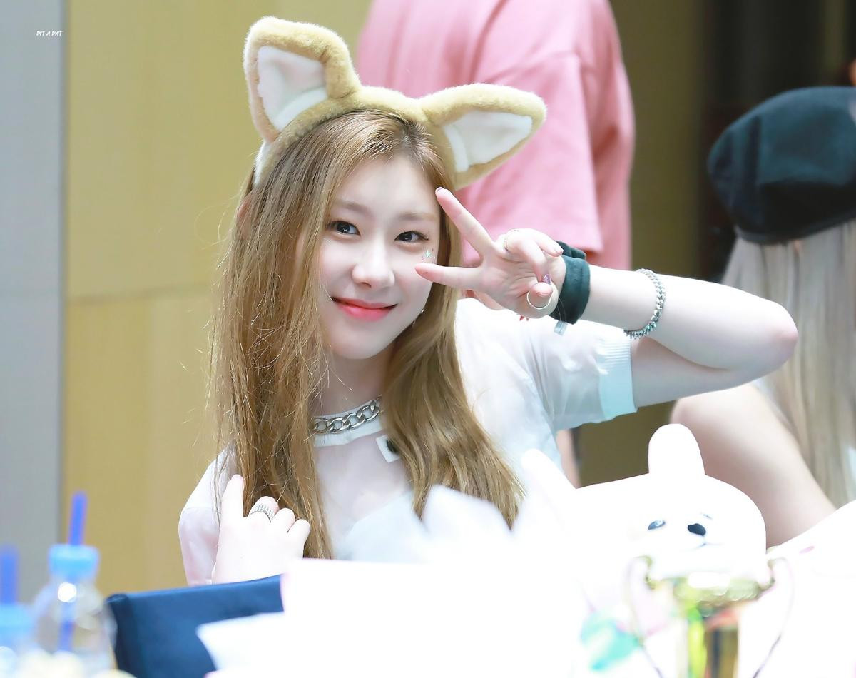 Chaeryeong (ITZY) nhập 'hội fangirl thành công' chia sẻ câu chuyện thú vị lần đầu được gặp 'nữ thần' YoonA (SNSD) Ảnh 4