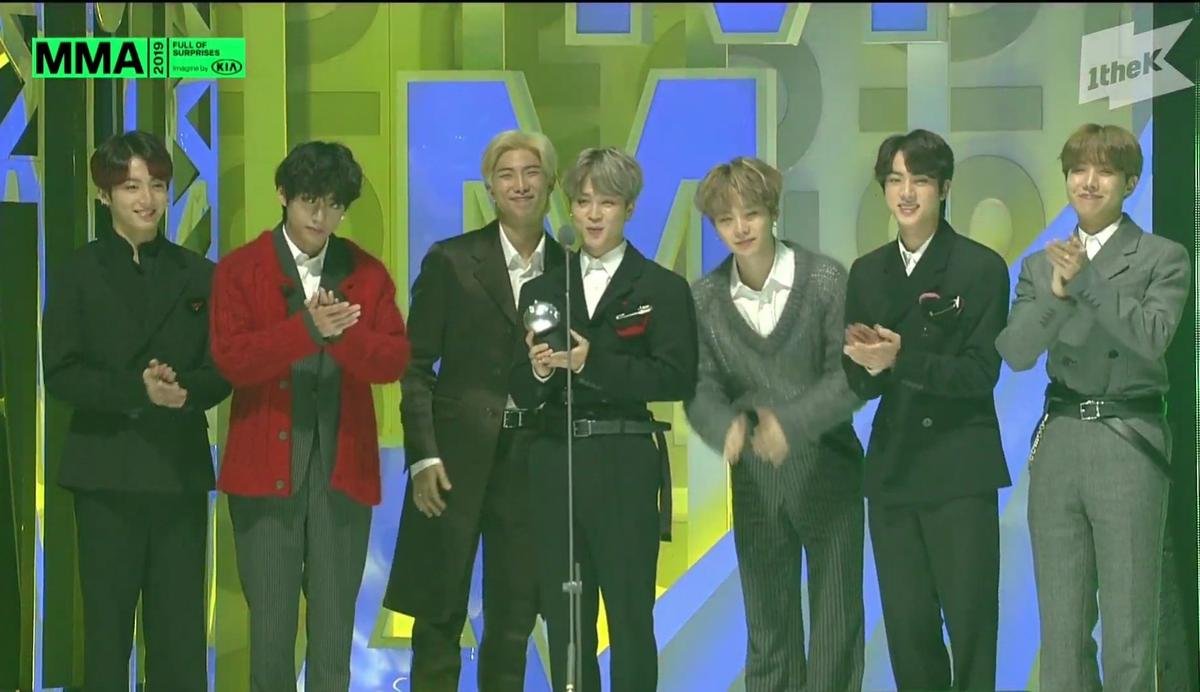 Chạm tới chiếc cúp thứ 21, BTS trở thành nghệ sĩ thắng nhiều giải nhất lịch sử Melon Music Awards 2019 Ảnh 2