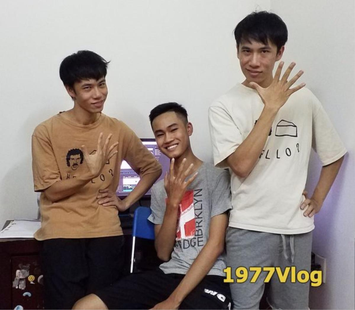 Bị nhận nhầm là chú rể trong đám cưới anh trai, Việt Anh 1977 Vlog khẳng định mình vẫn còn 'khôn lắm' Ảnh 4