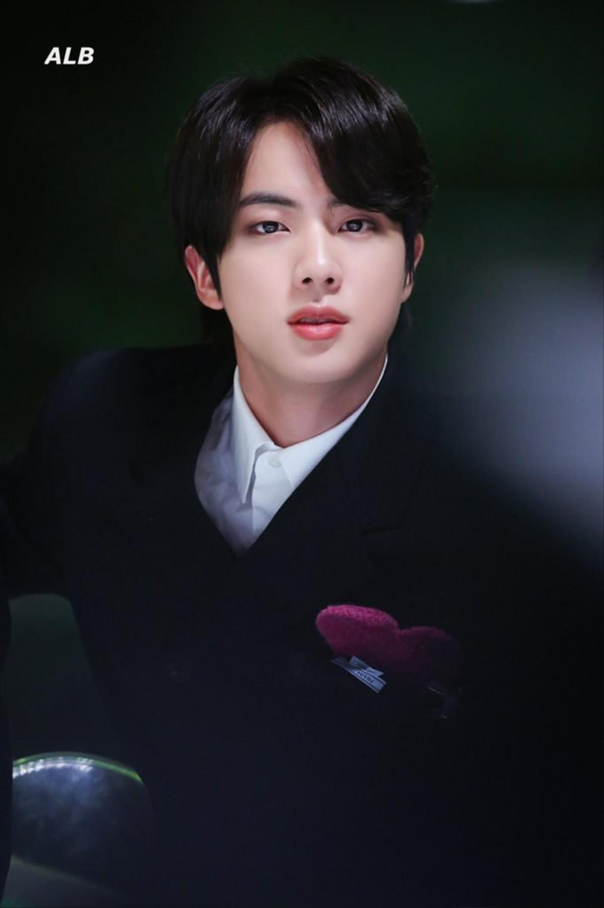 Visual thần thánh của Jin (BTS) tại 'MMA 2019' đủ sức 'giết chết' triệu con tim Ảnh 24