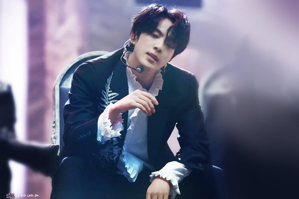 Visual thần thánh của Jin (BTS) tại 'MMA 2019' đủ sức 'giết chết' triệu con tim Ảnh 21