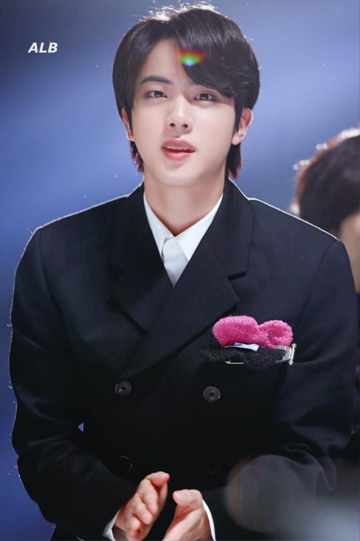 Visual thần thánh của Jin (BTS) tại 'MMA 2019' đủ sức 'giết chết' triệu con tim Ảnh 29