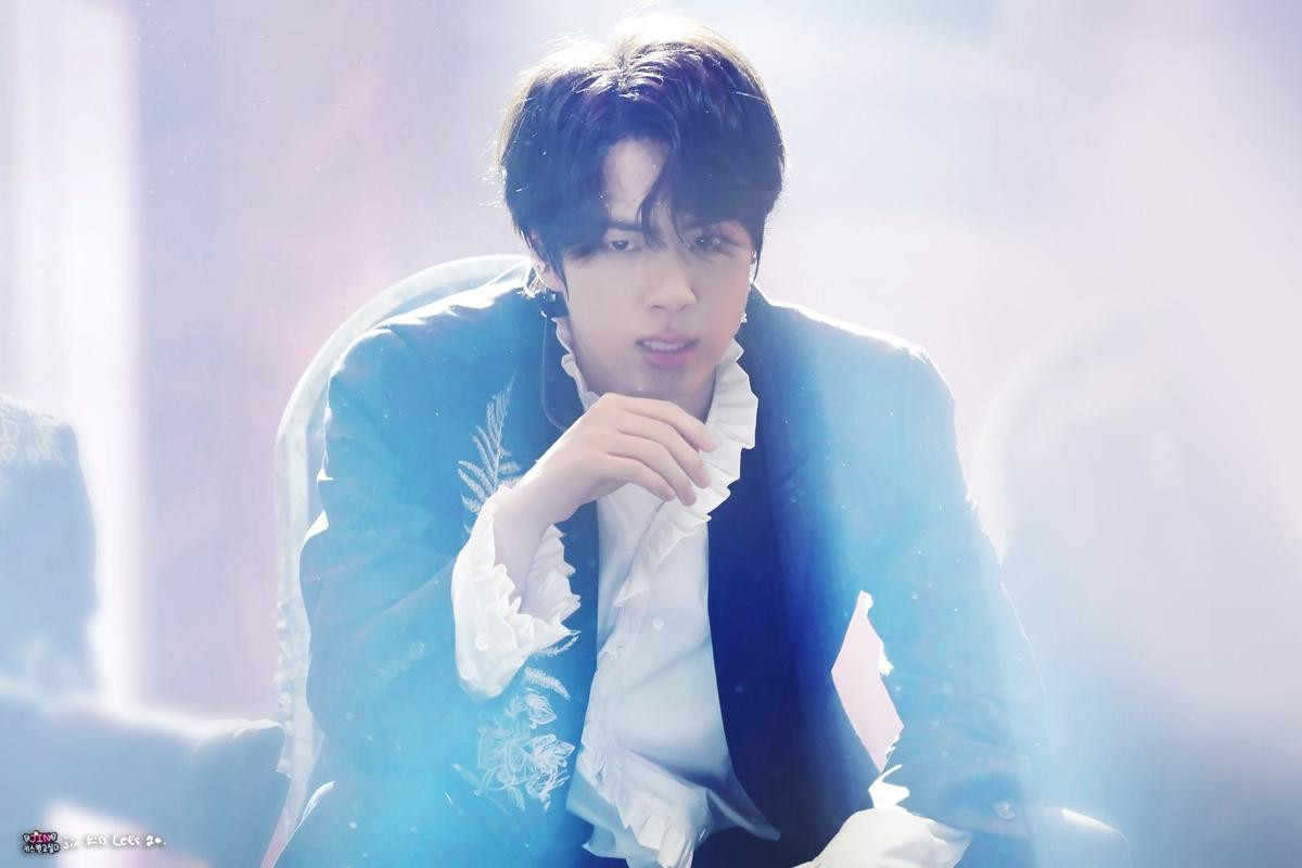 Visual thần thánh của Jin (BTS) tại 'MMA 2019' đủ sức 'giết chết' triệu con tim Ảnh 22