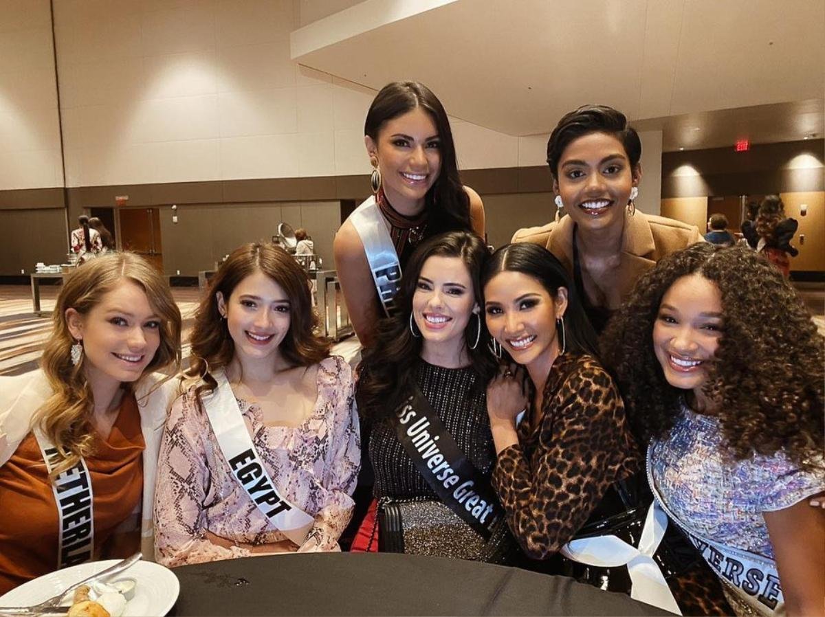 Hoàng Thùy ‘oanh tạc’ hàng loạt BXH: Fan tràn trề hy vọng Việt Nam lọt Top 3 Miss Universe 2019 Ảnh 4