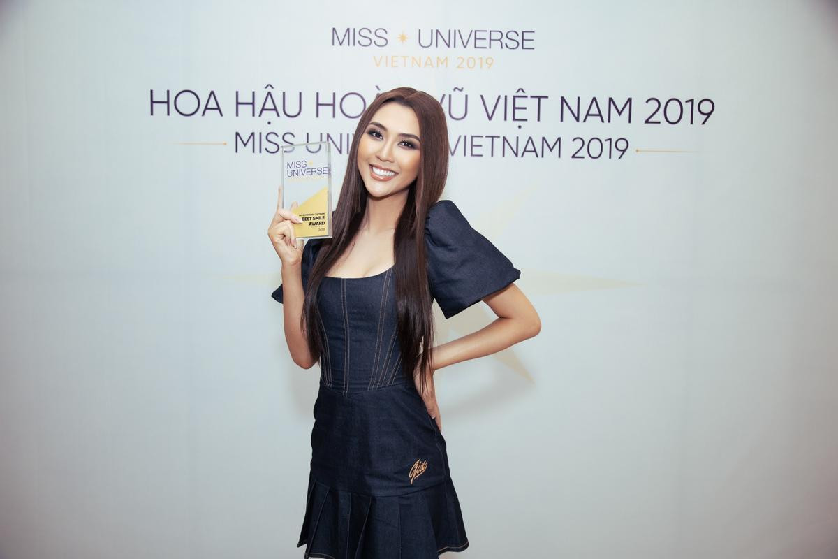 Thúy Vân - Tường Linh ‘dắt tay nhau’ ẵm giải trước đêm Bán kết Miss Universe Vietnam 2019 Ảnh 8