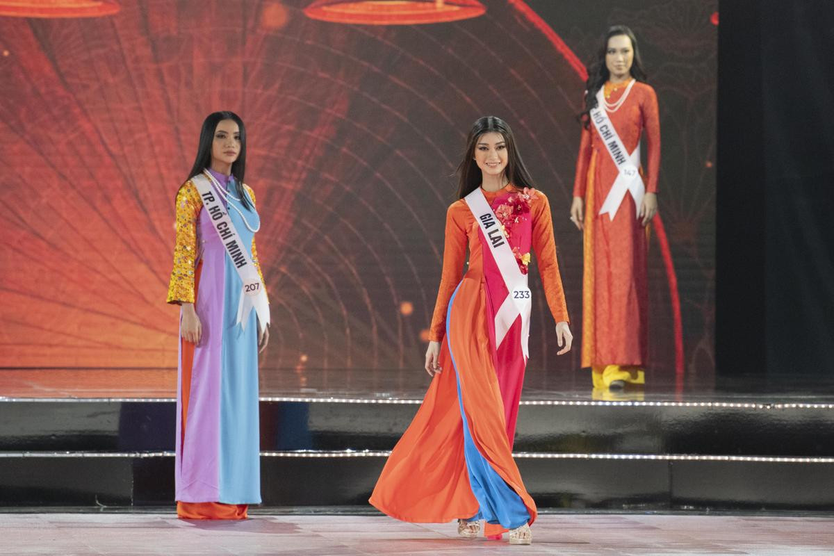 Top 44 Miss Universe Vietnam 2019 trình diễn Áo dài: Phần thi rực rỡ và độc đáo nhất! Ảnh 4