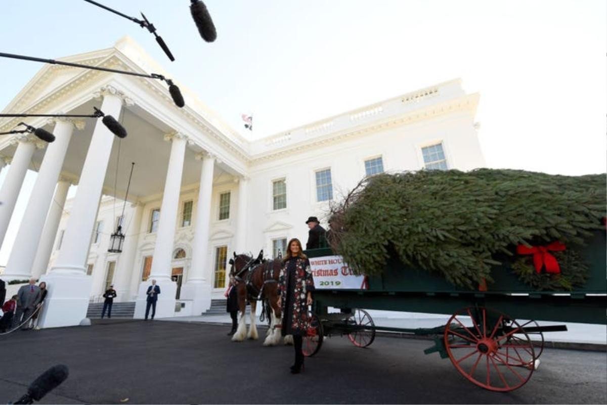 Đệ nhất phu nhân Melania Trump đảm nhiệm vị trí ‘giám sát công trình’ trang trí Noel cho Nhà Trắng Ảnh 1