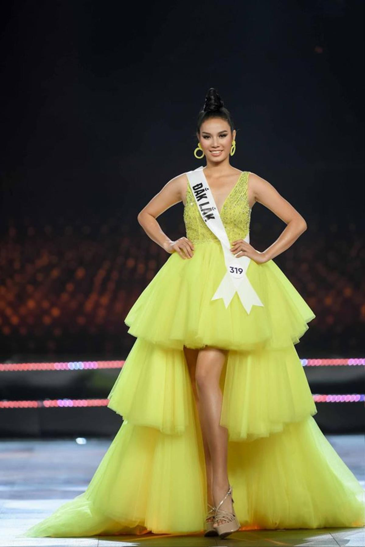 Top 10 đầm dạ hội xuất sắc nhất bán kết Miss Universe Việt Nam, xẻ tà chiếm thế thượng phong Ảnh 3