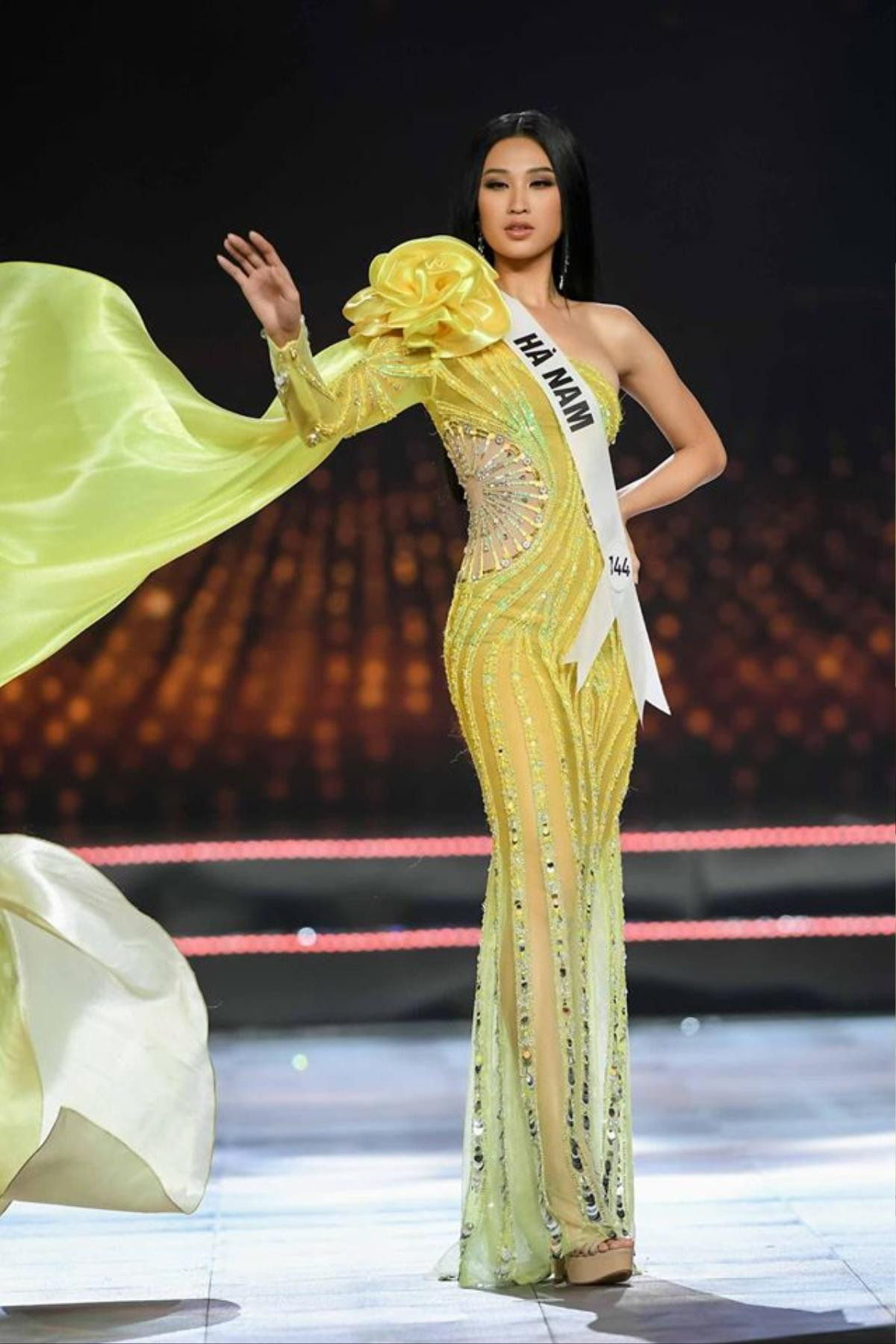 Top 10 đầm dạ hội xuất sắc nhất bán kết Miss Universe Việt Nam, xẻ tà chiếm thế thượng phong Ảnh 4