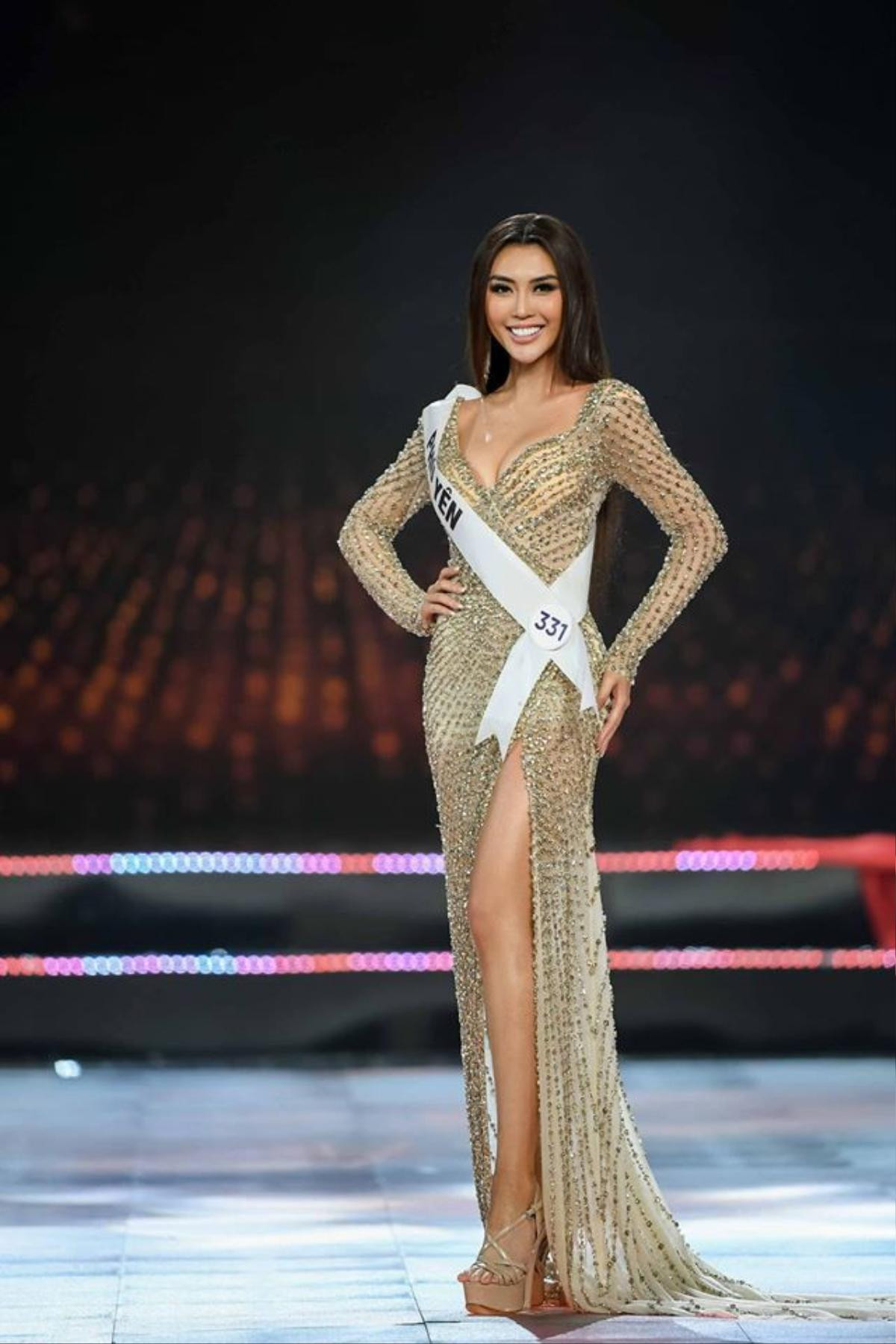 Top 10 đầm dạ hội xuất sắc nhất bán kết Miss Universe Việt Nam, xẻ tà chiếm thế thượng phong Ảnh 8