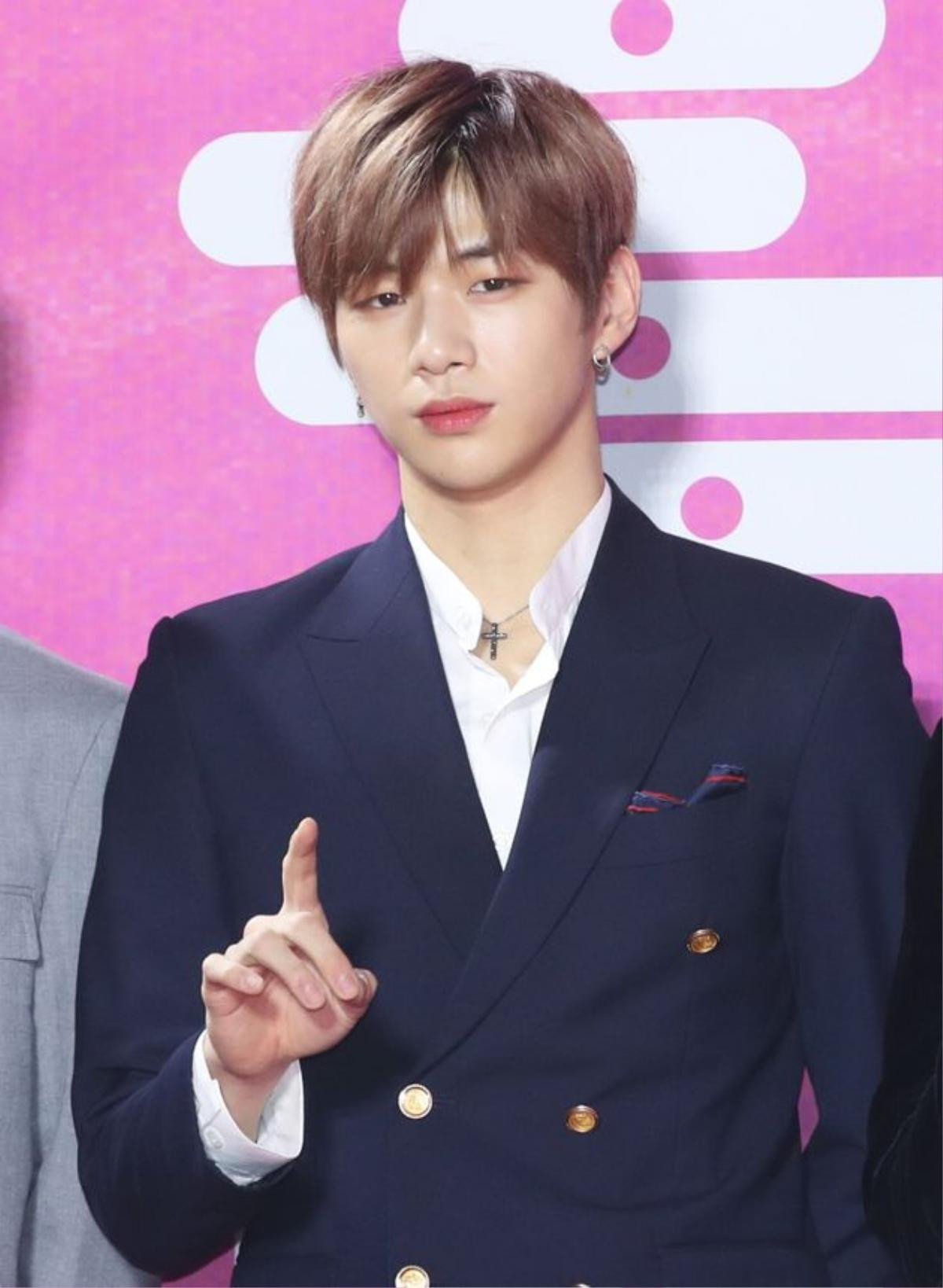 Công ty lên tiếng việc Kang Daniel trầm cảm và hủy bỏ tất cả lịch trình - show âm nhạc Ảnh 2