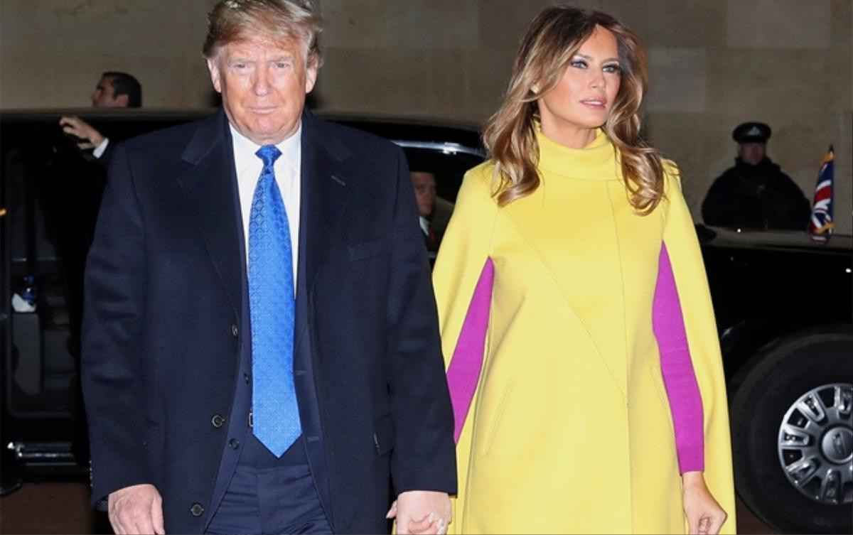 Bà Melania Trump mặc áo 7.700 USD diện kiến Nữ hoàng Anh Ảnh 1