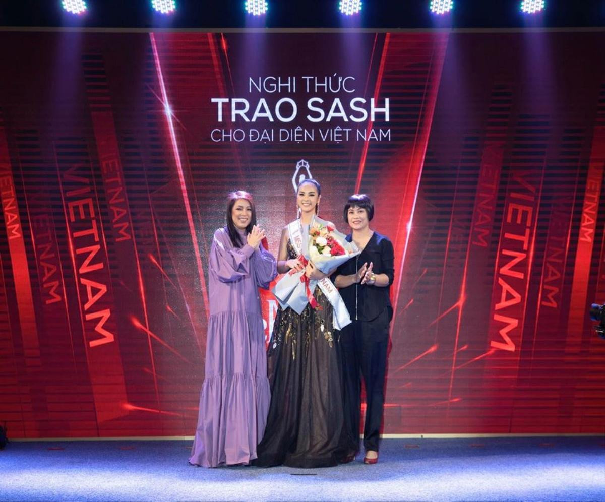 Á khôi Quỳnh Nga đại diện Việt Nam dự thi Miss Charm 2020: Đẹp thông tuệ, ngoại ngữ 'thần sầu' Ảnh 3