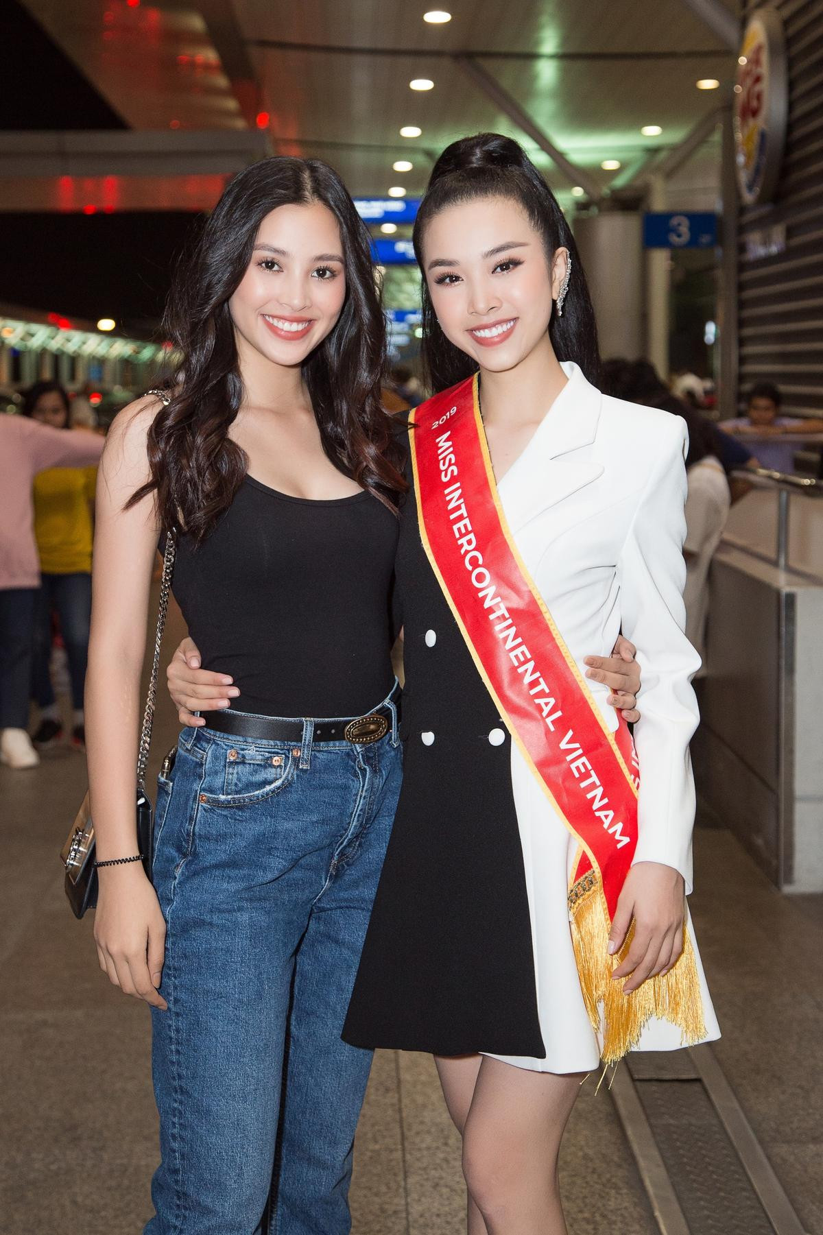 Thúy An đẹp rạng rỡ, được Tiểu Vy - Phương Nga - Kiều Loan tiễn sang Ai Cập thi Miss Intercontinental 2019 Ảnh 1