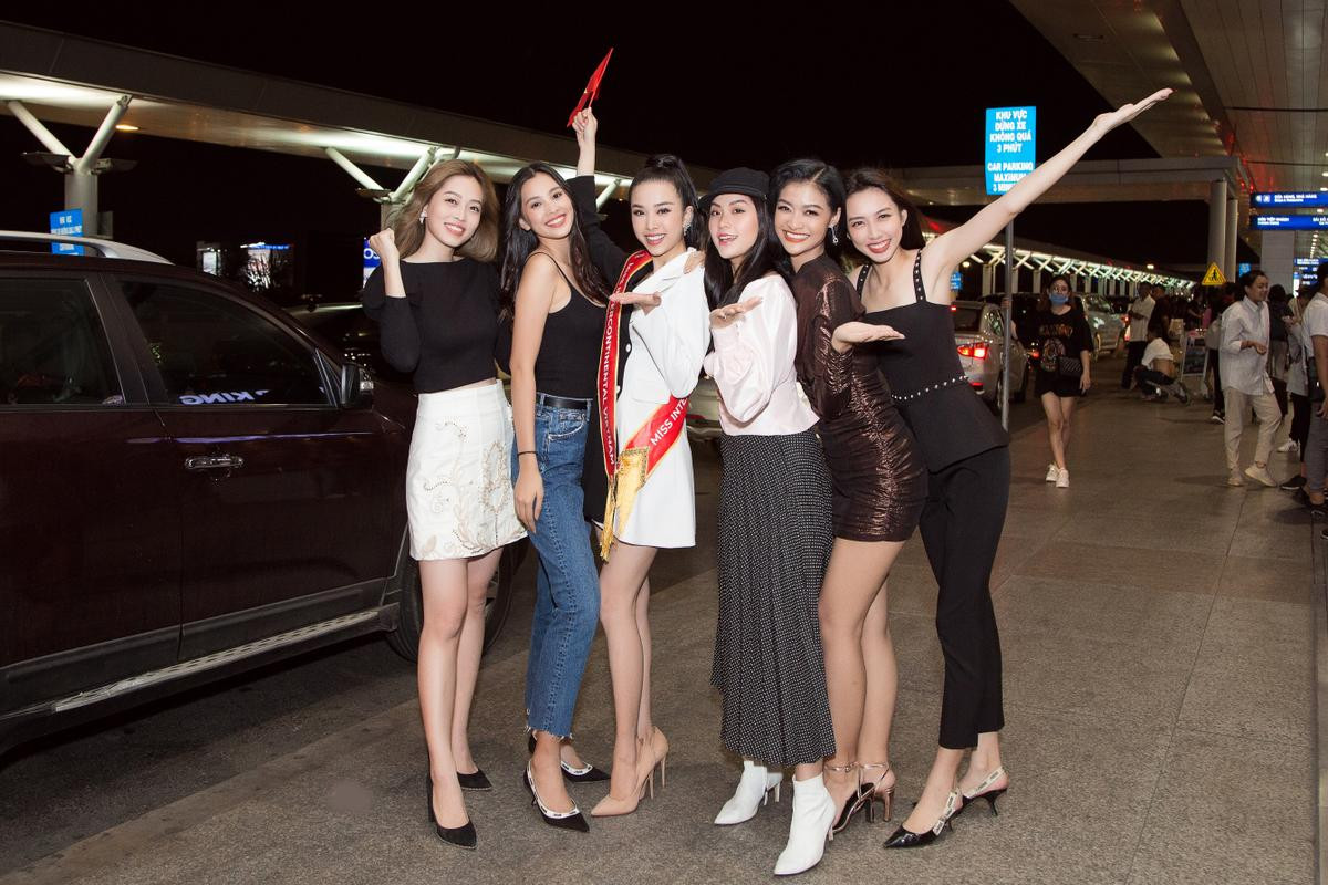 Thúy An đẹp rạng rỡ, được Tiểu Vy - Phương Nga - Kiều Loan tiễn sang Ai Cập thi Miss Intercontinental 2019 Ảnh 9