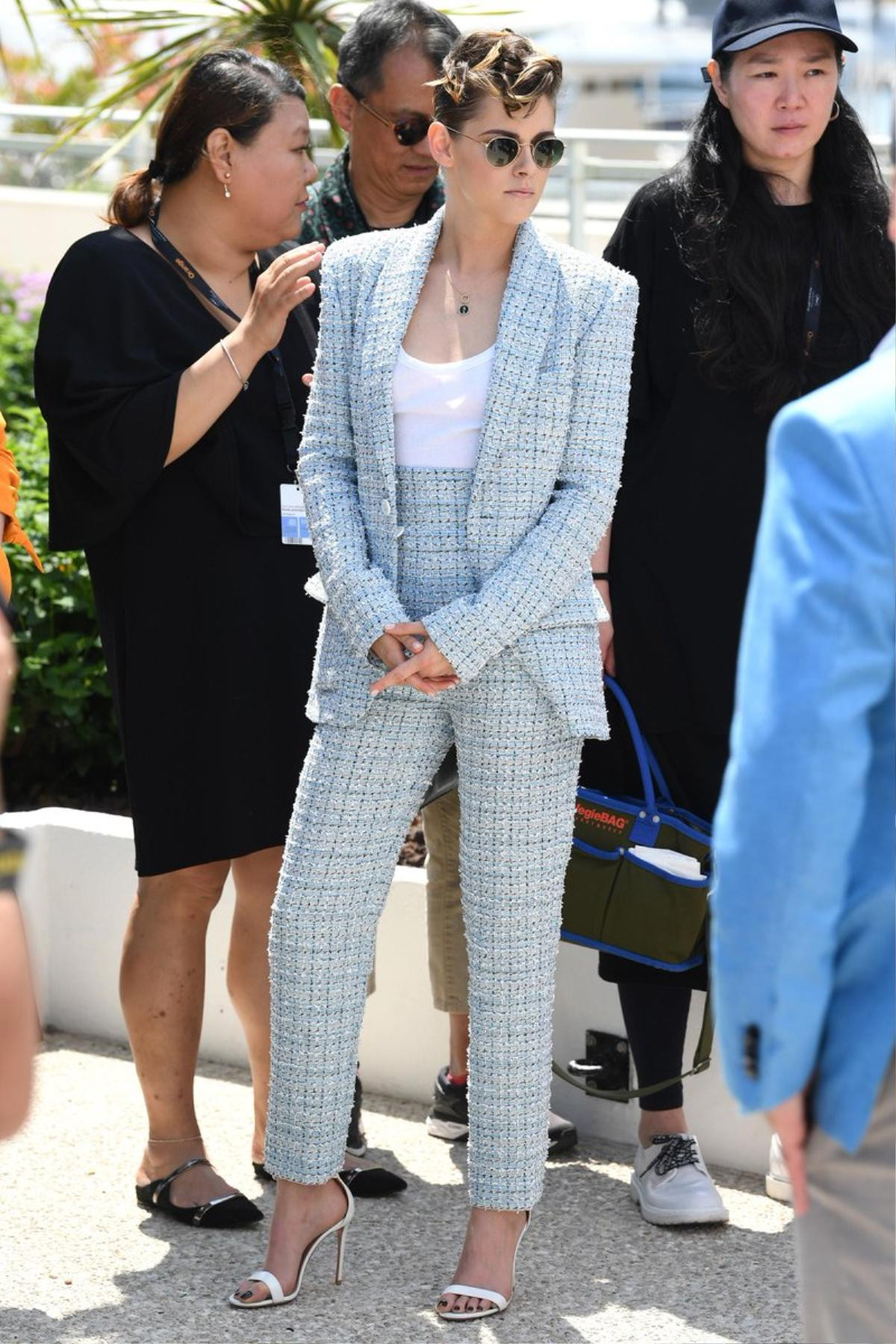 Jennie, Phí Phương Anh, MC Thanh Mai, Kristen Stewart đụng hàng xuyên lục địa vì bộ suit Chanel Ảnh 12