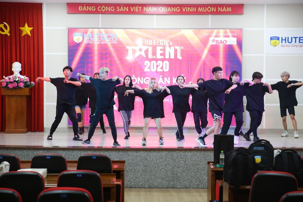 70 tài năng sinh viên cùng những màn biểu diễn đặc sắc nhất tại bán kết 'HUTECH’s Talent 2020' Ảnh 6