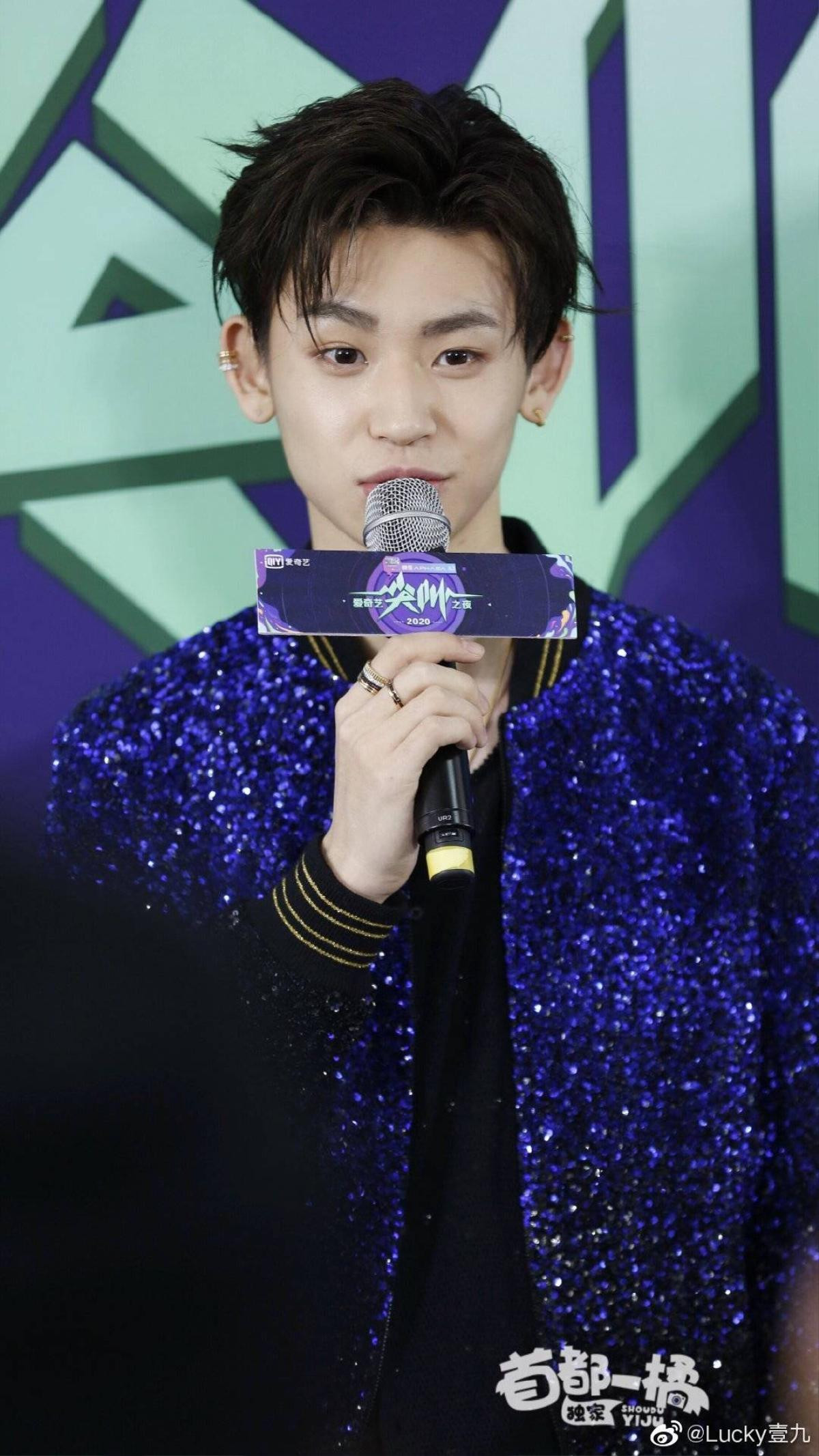 TFBOYS, Tiêu Chiến - Lý Hiện, Thái Từ Khôn cùng loạt mỹ nam đẹp nao lòng tại 'Đêm gào thét Iqiyi' Ảnh 62