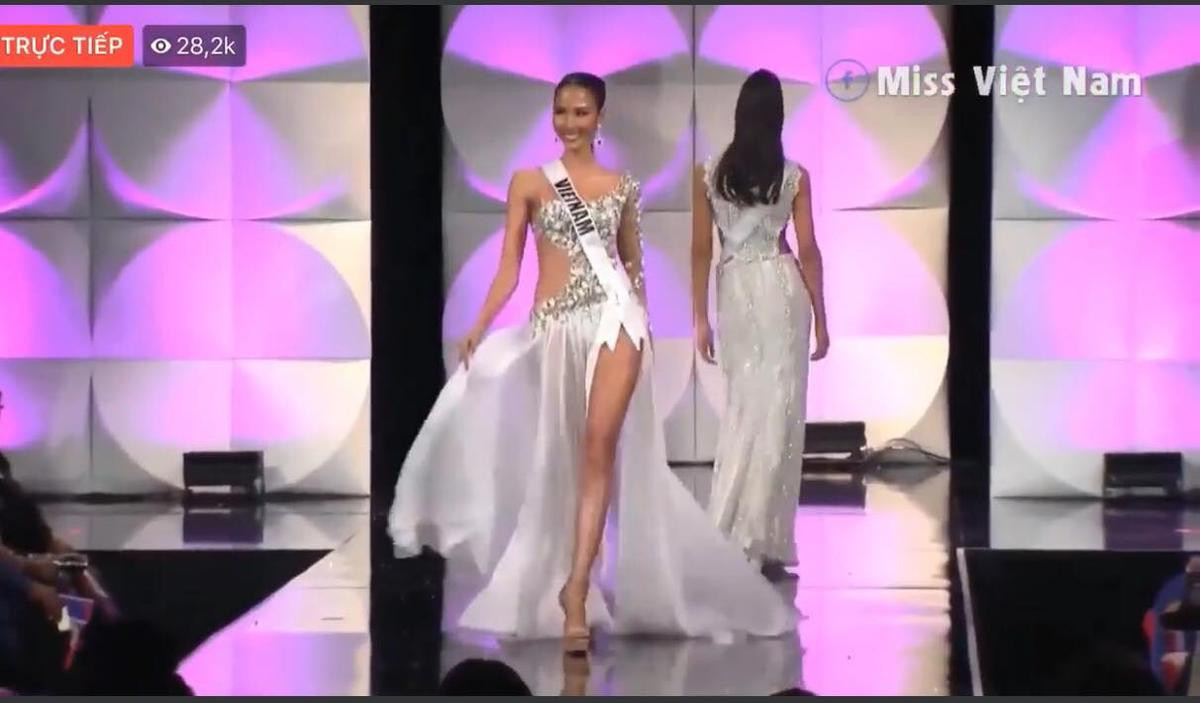 Ngắm thật kỹ màn Bamboo walk của Hoàng Thùy ở Bán kết Miss Universe, anti-fan cũng tâm phục Ảnh 9