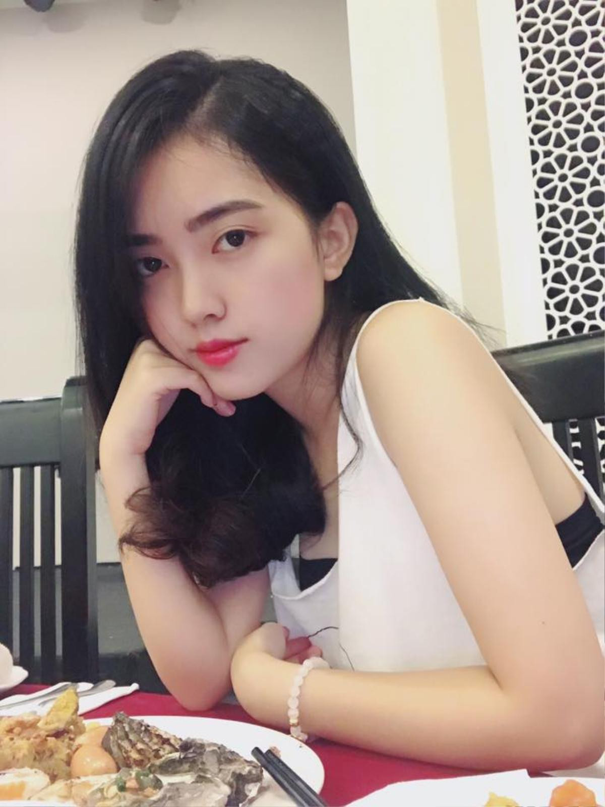 Nhan sắc nóng bỏng 2 nàng WAGs của 'song sát' Tiến Linh và Hà Đức Chinh Ảnh 8