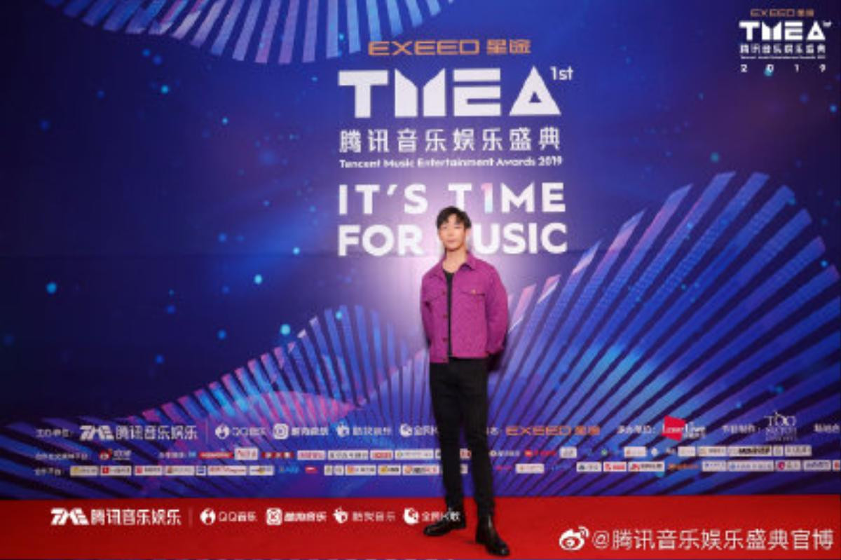 Thảm đỏ Tencent Music Entertainment Award 2019: TFBoys trở thành tâm điểm, Trần Lập Nông - Lưu Vũ Ninh so vẻ điển trai Ảnh 20