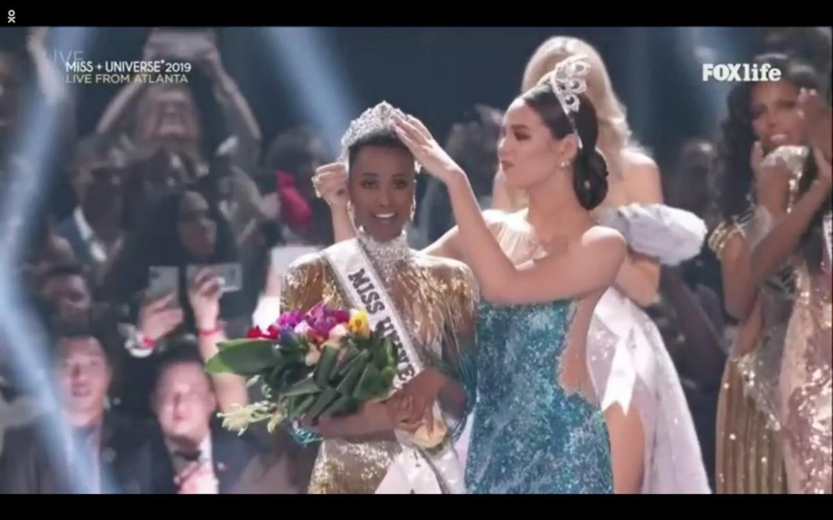 Trùng hợp đáng ngờ của hoa hậu Khánh Vân và Miss Universe 2019 - Nam Phi: Đôi bông tai quá nhiệm màu Ảnh 3