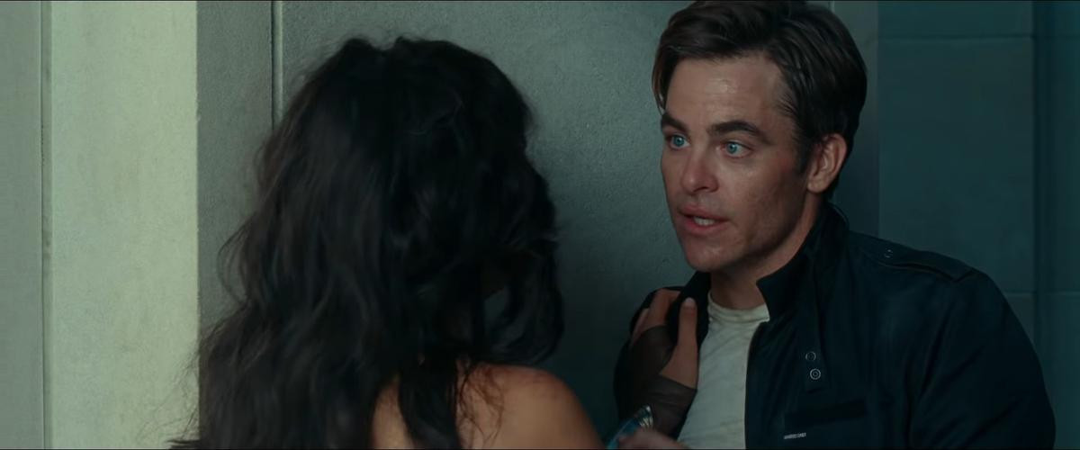 10 chi tiết đáng chú ý trong trailer ‘Wonder Woman 1984’: Steve Trevor tái sinh, chị Đại vận giáp vàng đầy uy lực Ảnh 12