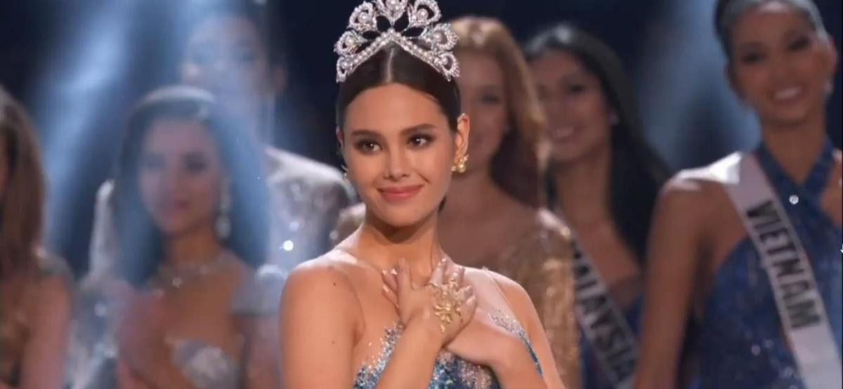 Catriona Gray đội vương miện Mikimoto 'không gãy cánh': Final Walk đẹp lộng lẫy và đầy cảm xúc! Ảnh 5