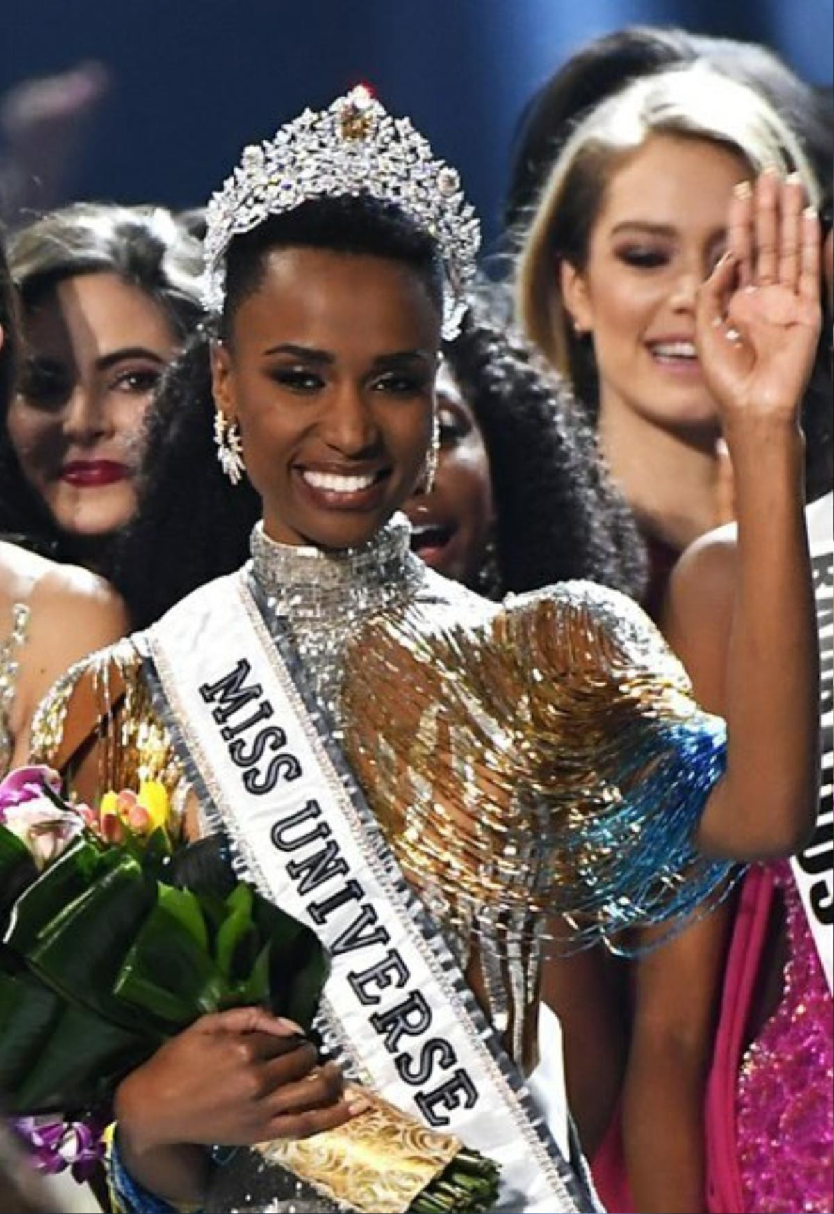 Trình độ học vấn của tân Hoa hậu Hoàn vũ Thế giới - Miss Universe 2019 Ảnh 1