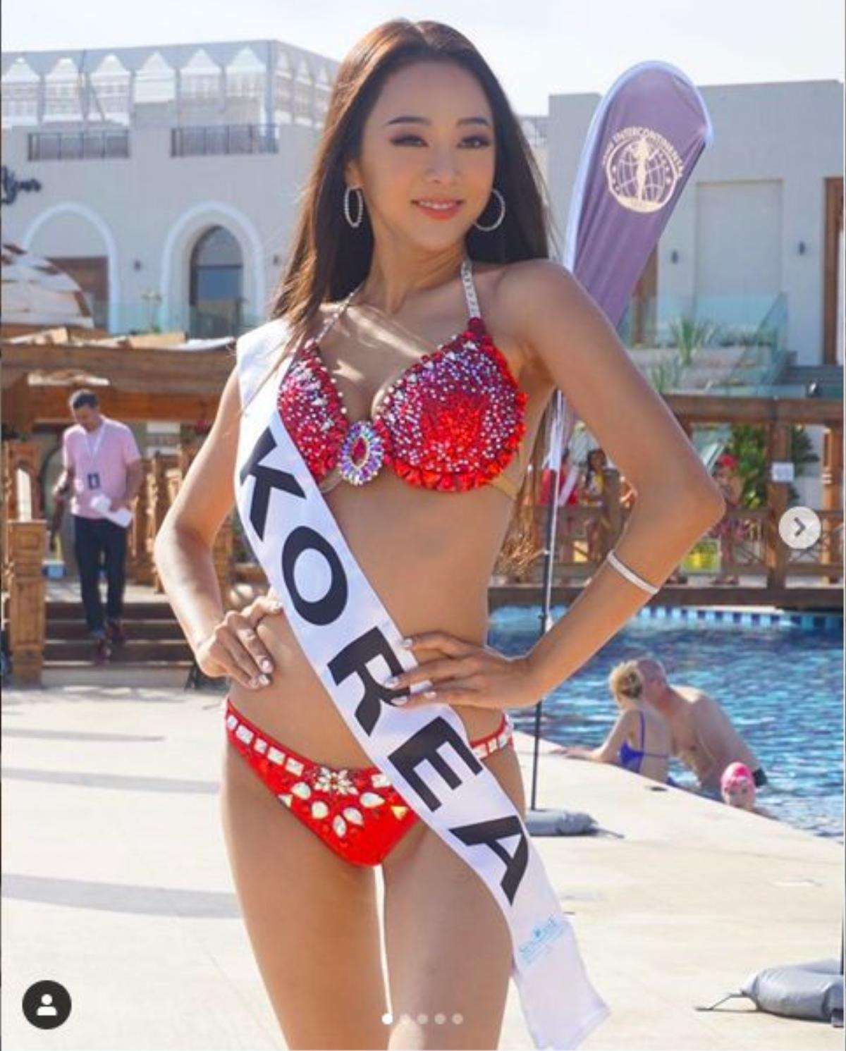 Á hậu Thúy An diện bikini lấn át dàn đối thủ để lộ mỡ thừa, hình xăm ở Miss Intercontinental Ảnh 16