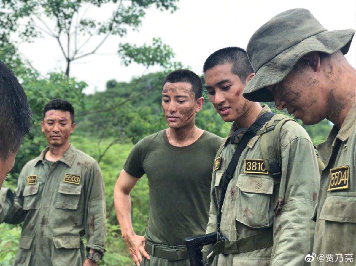 Mặc kệ chuyện Lý Tiểu Lộ - PGone, Giả Nãi Lượng vẫn tươi cười rạng rỡ đóng máy phim mới Ảnh 14