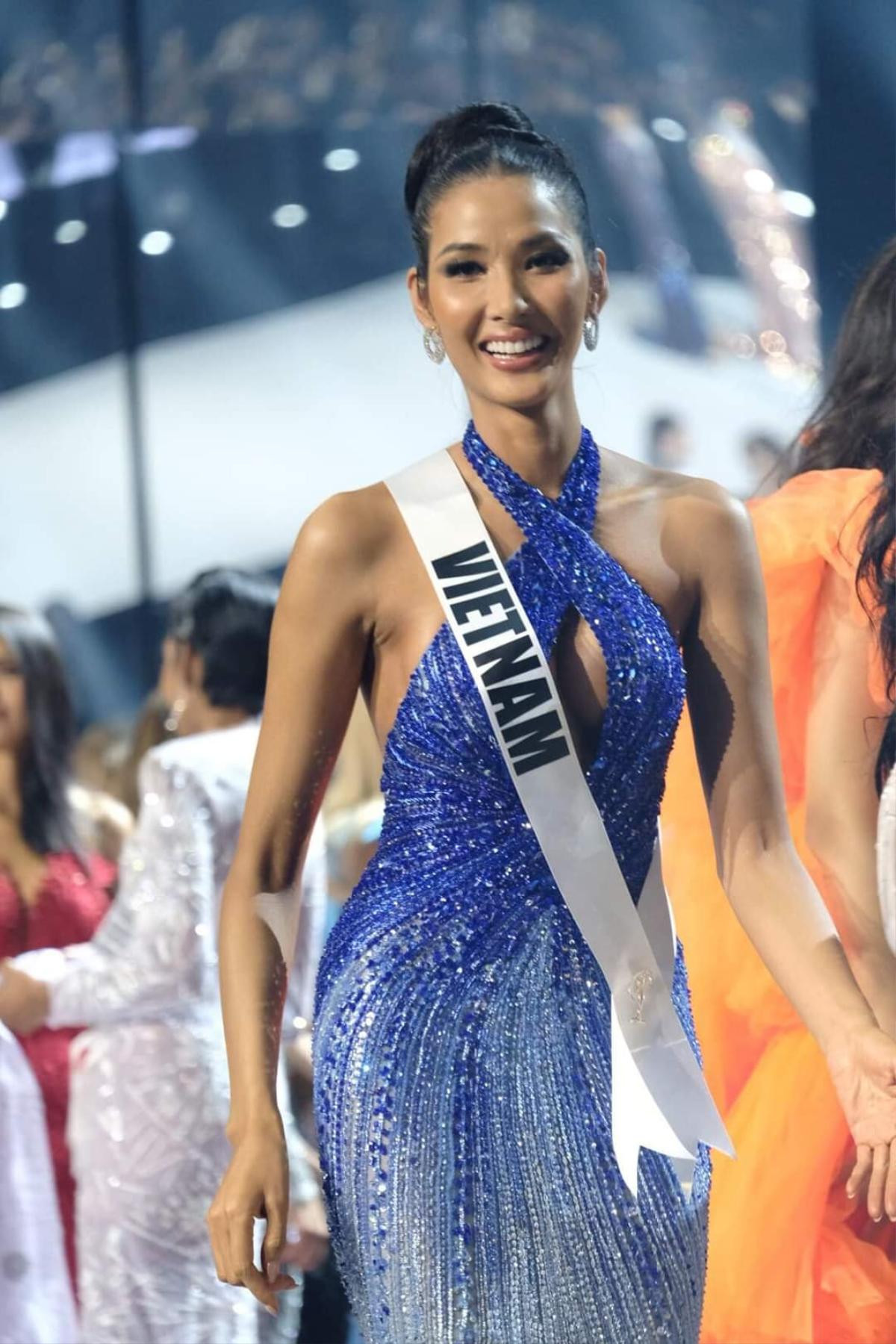 Hoàng Thùy dừng chân trước Top 10 Miss Universe: Fan tiếc nuối váy dạ hội 'đẹp đỉnh' chưa được trình diễn Ảnh 1