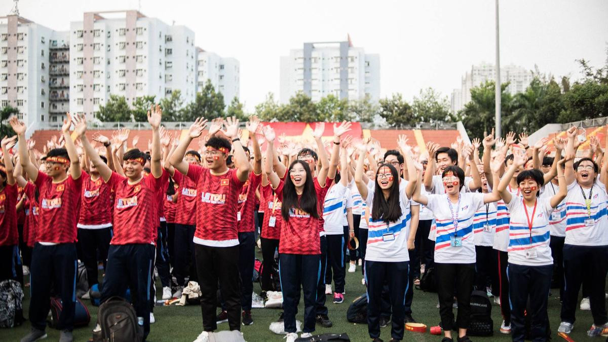 Hàng nghìn sinh viên trường ĐH Tôn Đức Thắng xác lập kỷ lục trong ngày lịch sử của bóng đá Việt Nam Ảnh 7