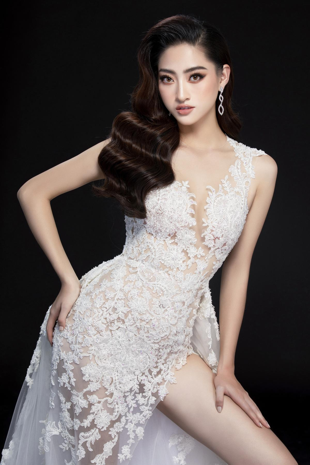 NTK: Đầm dạ hội CK Miss World sẽ giúp Lương Thùy Linh rực sáng, khoe trọn đôi chân cực phẩm! Ảnh 1