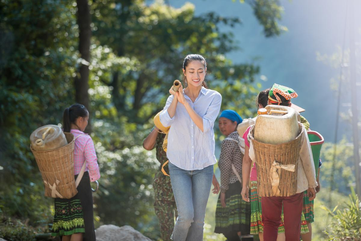 Trước giờ G Chung kết: Lương Thùy Linh được dự đoán lọt Top 6, Ấn Độ là Miss World 2019 Ảnh 10