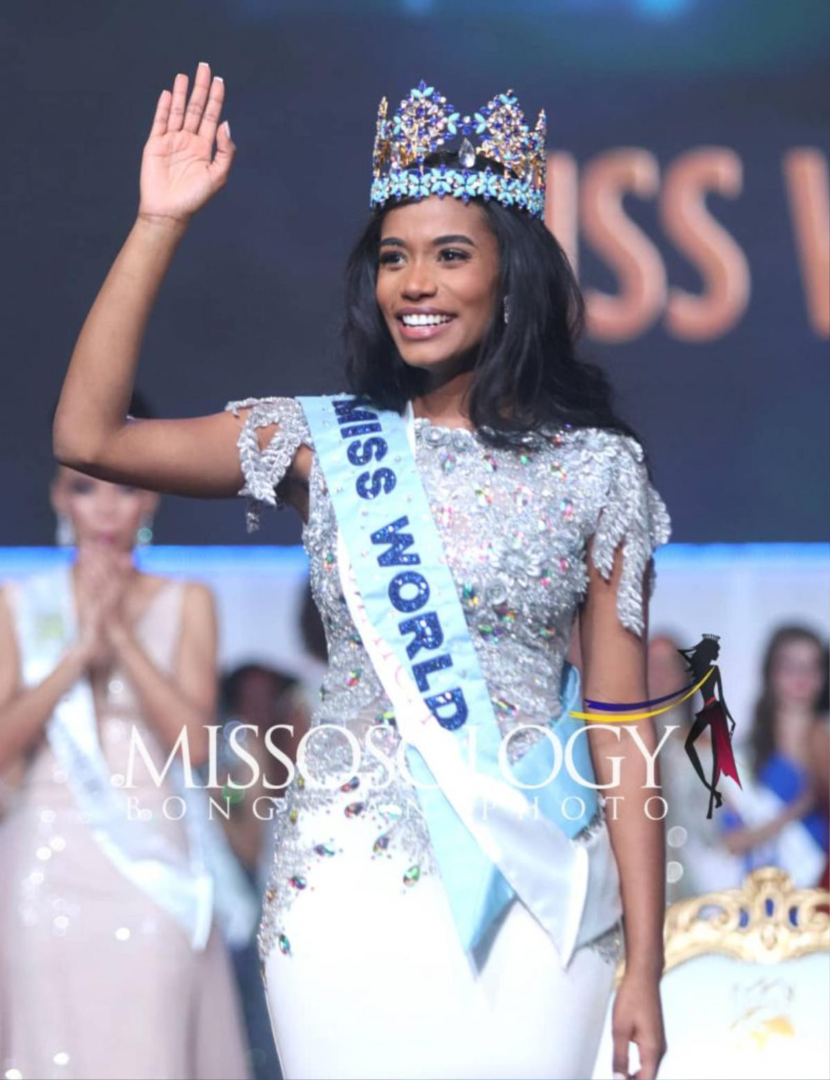 Nhan sắc thánh thiện '9 người ngắm 10 người ưng' của tân  Miss World 2019 Ảnh 4