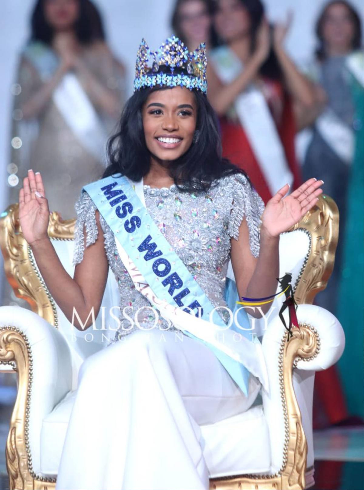 Nhan sắc thánh thiện '9 người ngắm 10 người ưng' của tân  Miss World 2019 Ảnh 3