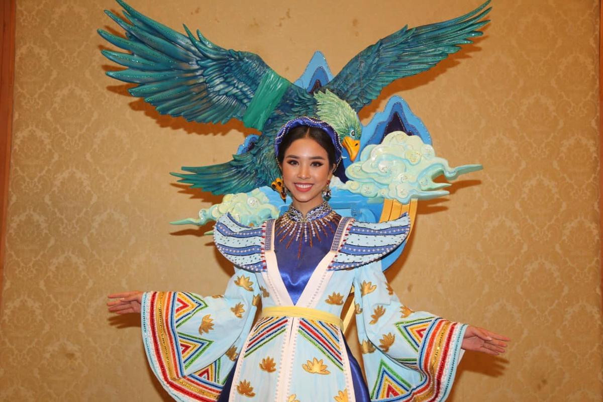 Thúy An trình diễn 'Điểu tinh đoạt công chúa': Đẹp - Độc đáo - Quyết giật giải Best National Costume! Ảnh 1