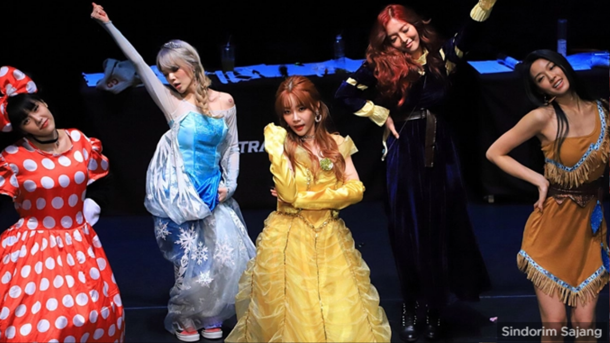 AOA biến hóa thành các nhân vật Disney trong buổi fansign khiến các fan không khỏi thích thú Ảnh 8