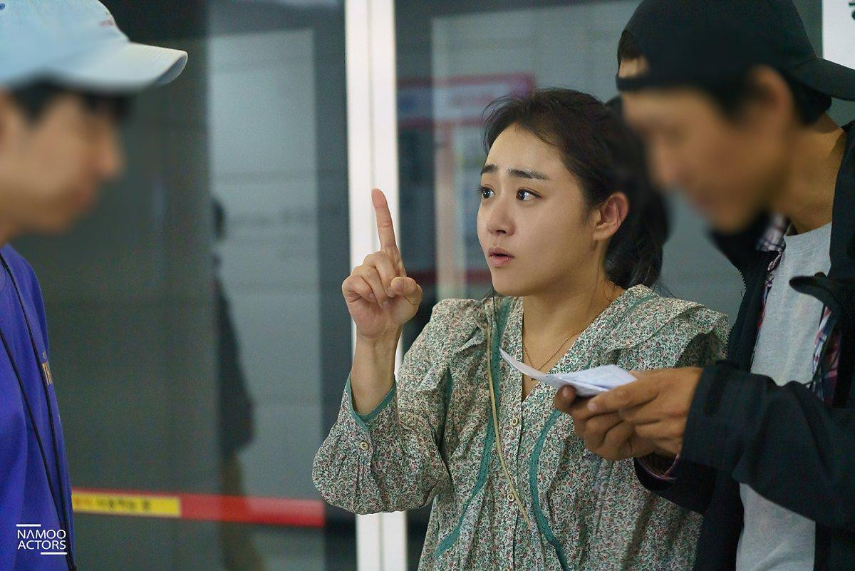 Đóng 2 vai trong 1 bộ phim, 'em gái quốc dân' Moon Geun Young đẹp như hoa ở tuổi 32 Ảnh 6