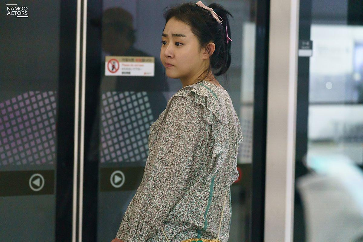 Đóng 2 vai trong 1 bộ phim, 'em gái quốc dân' Moon Geun Young đẹp như hoa ở tuổi 32 Ảnh 7